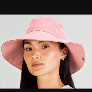 Lululemon wide brim logo bucket hat M/L